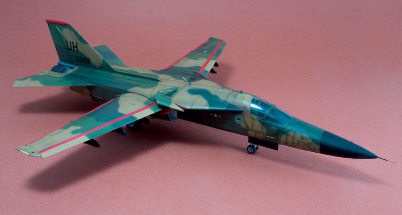 General Dynamics F-111F Aardvark / Hasegawa 1/72 — 2