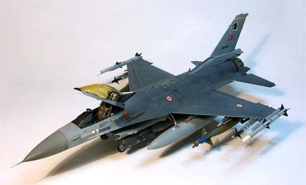 F-16C Block40 / Hasegawa 1/32 — 1