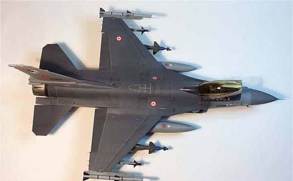 F-16C Block40 / Hasegawa 1/32 — 15