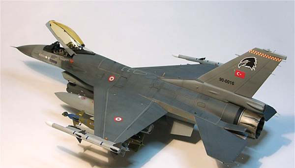 F-16C Block40 / Hasegawa 1/32 — 16