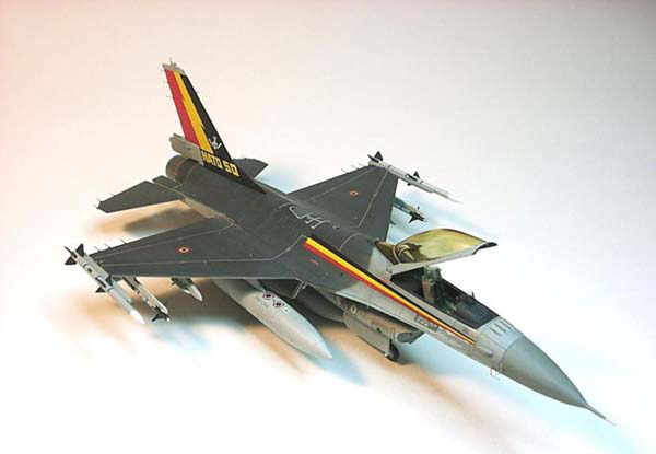 F-16 MLU / Revell 1/72 — 1