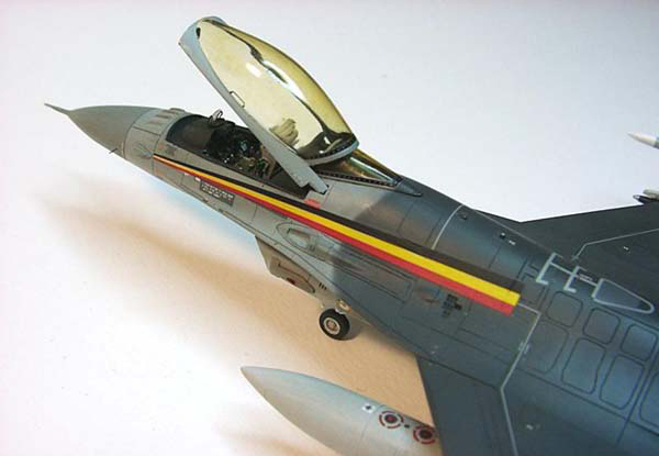 F-16 MLU / Revell 1/72 — 2