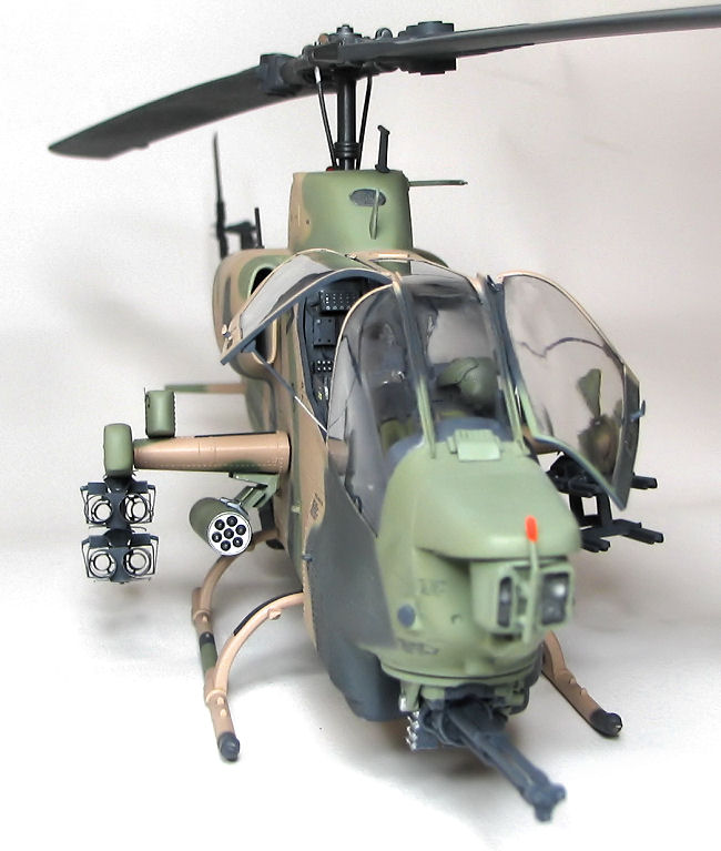 AH-1W TKK / Italeri/MRC 1/35 — 2