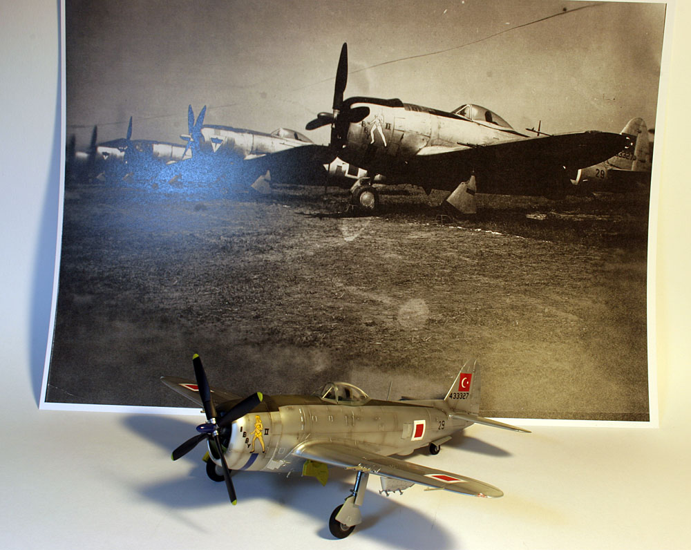 Republic P-47D Thunderbolt RE-30 "44-33327" / Tamiya 1/48
