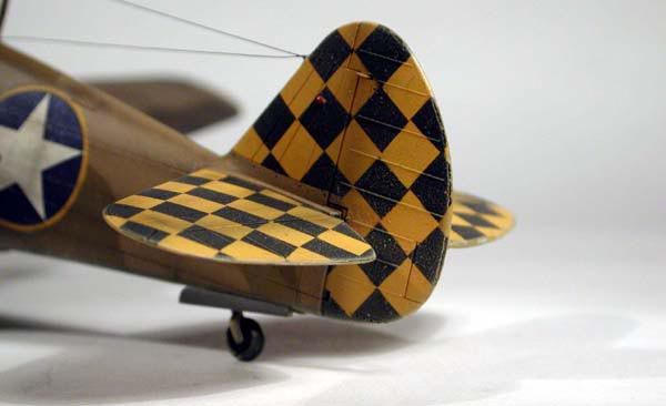 Curtiss P-40F Warhawk / AMT-ERTL 1/48