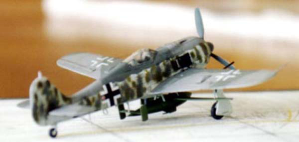Focke Wulf Fw 190 F-8/A-8 & BV 246 'Hagelkorn' / Revell 1/72