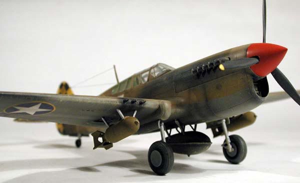 Curtiss P-40F Warhawk / AMT-ERTL 1/48