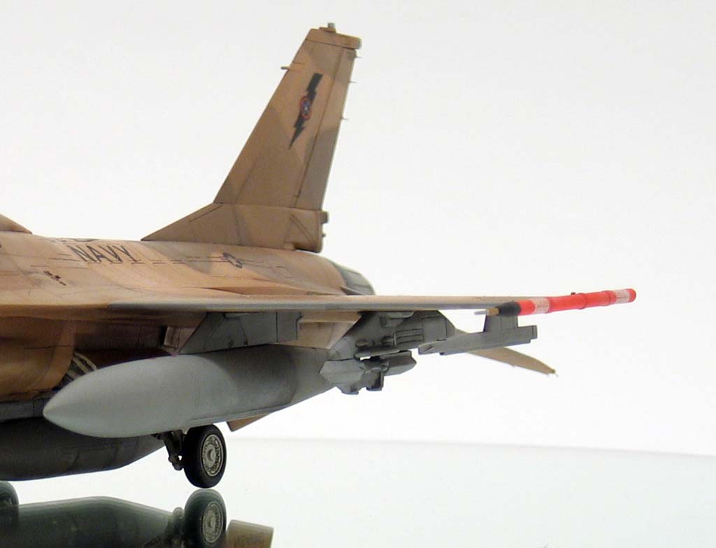 F-16B Agressor / Revell 1/72