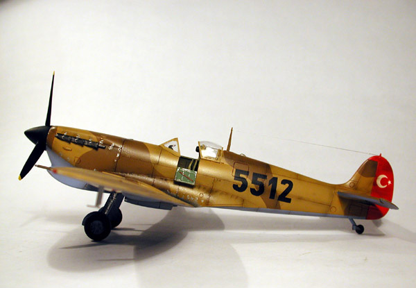 Supermarine Spitfire VB Trop / Tamiya 1/48