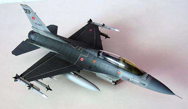 F-16D / Hasegawa 1/48