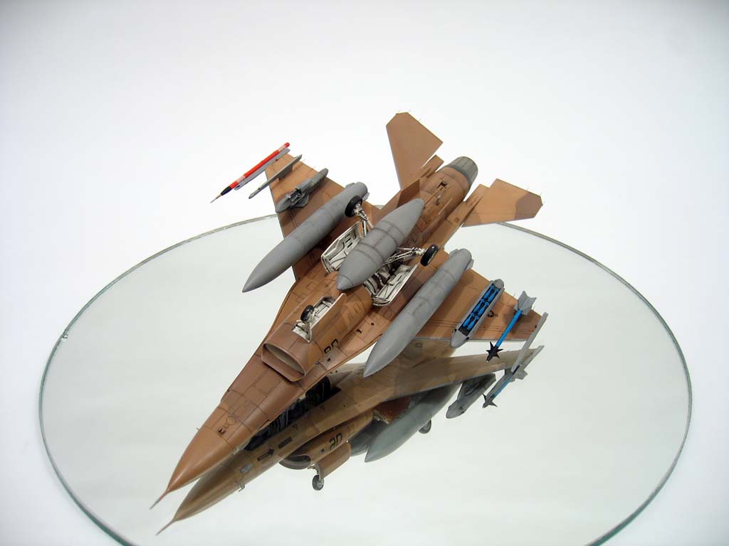 F-16B Agressor / Revell 1/72