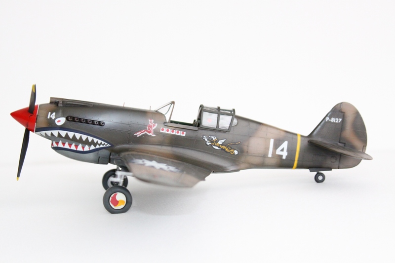 P-40B Tomahawk / Monogram 1/48