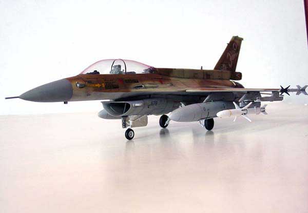 F-16D / Hasegawa 1/48