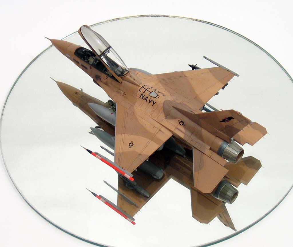 F-16B Agressor / Revell 1/72