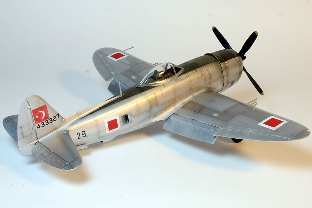 Republic P-47D Thunderbolt RE-30 "44-33327" / Tamiya 1/48