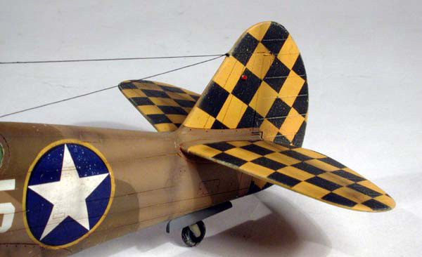 Curtiss P-40F Warhawk / AMT-ERTL 1/48