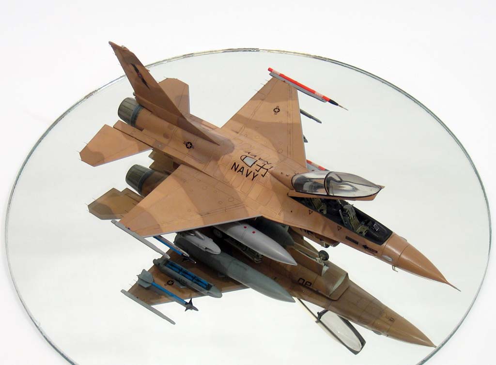 F-16B Agressor / Revell 1/72