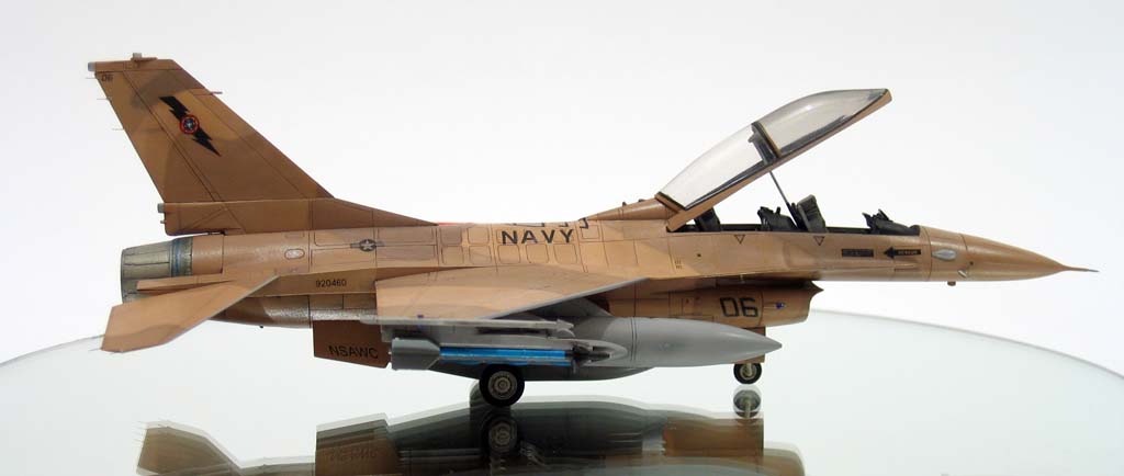 F-16B Agressor / Revell 1/72