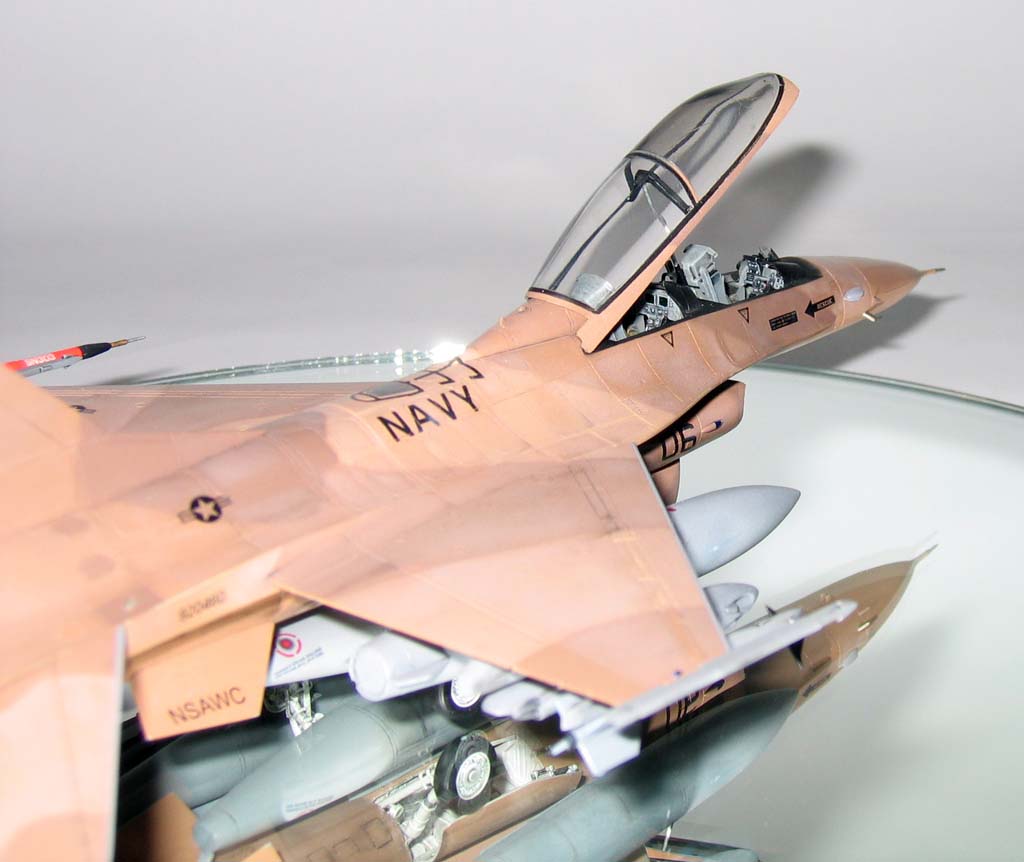 F-16B Agressor / Revell 1/72