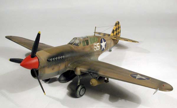 Curtiss P-40F Warhawk / AMT-ERTL 1/48