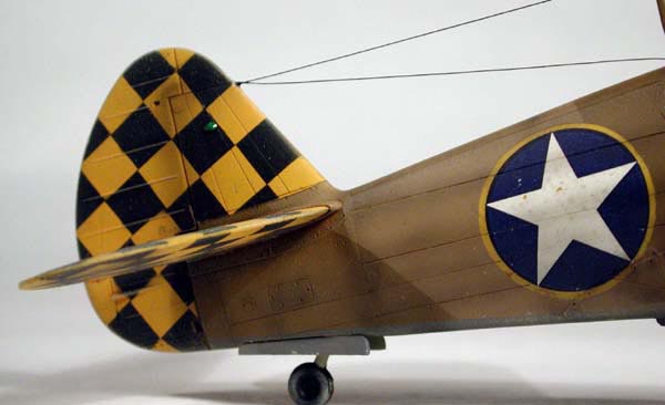 Curtiss P-40F Warhawk / AMT-ERTL 1/48