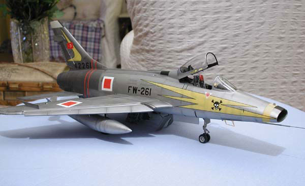 North American F-100D Super Sabre / El Yapımı 1/32