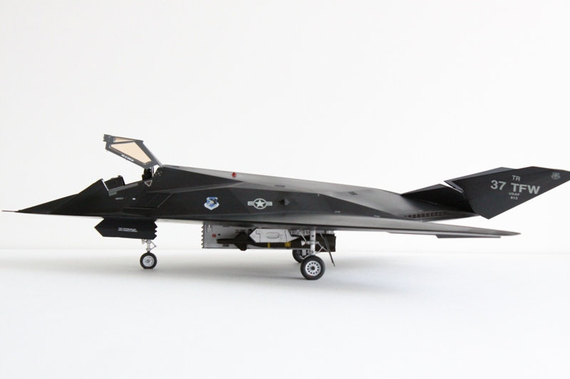 F-117 / Academy 1/48