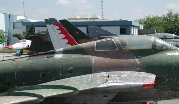 Fairchild Republic RF-84F Thunderflash — 12