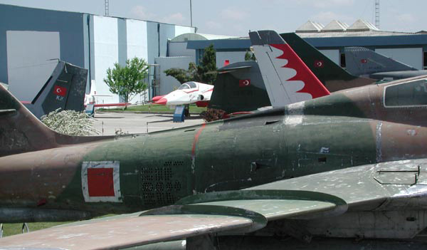 Fairchild Republic RF-84F Thunderflash — 13
